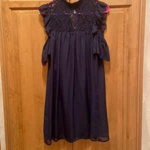 Navy blue dress, very flattering!